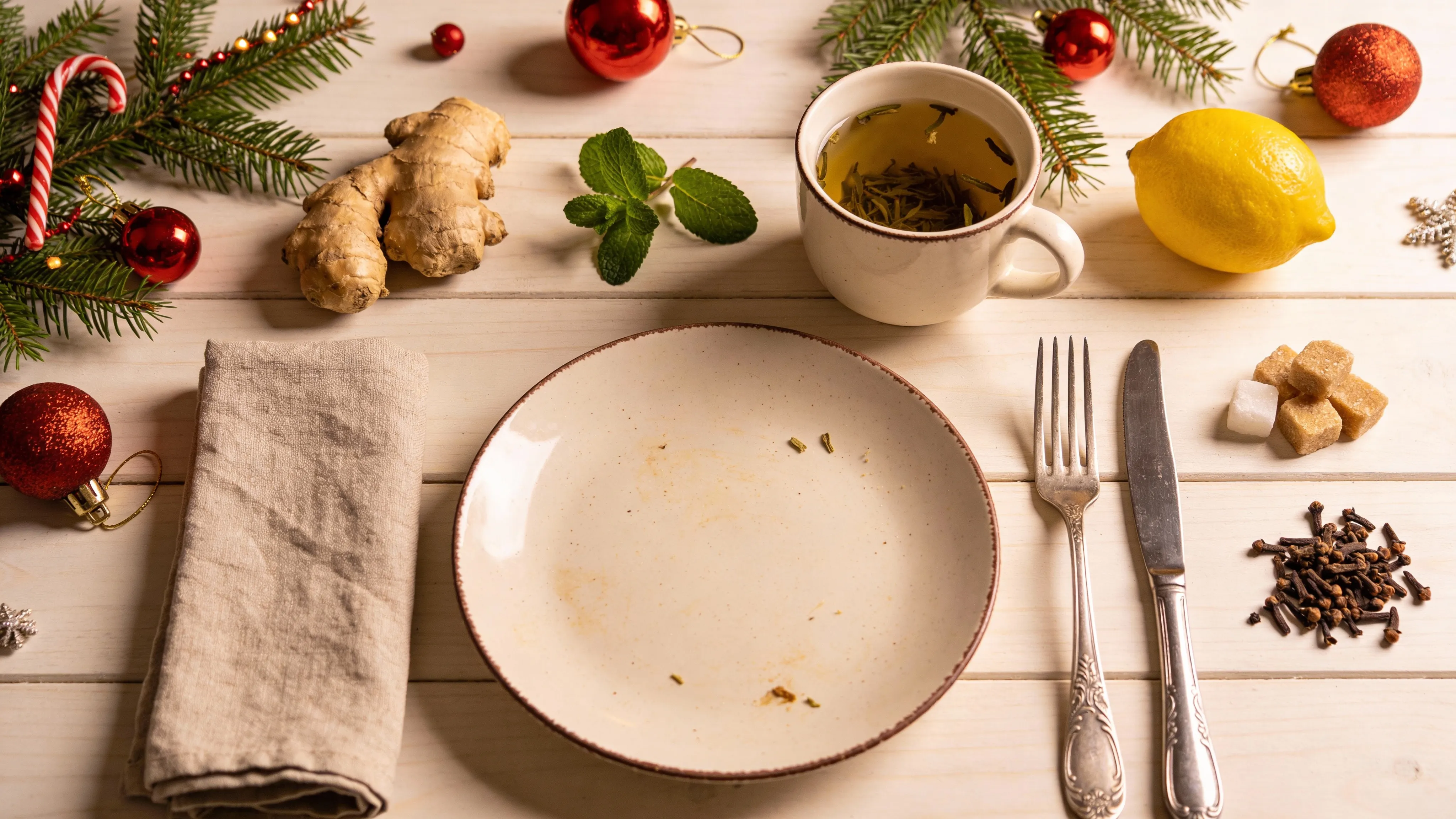 «Φούσκωμα» στο εορταστικό φαγοπότι: 5 tips να το αποφύγεις